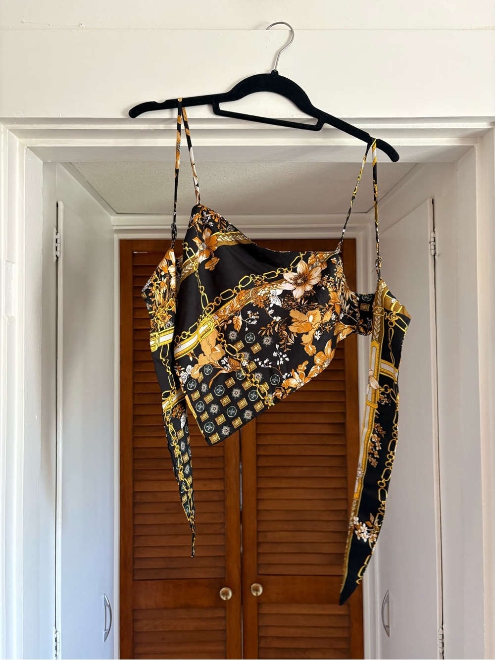 Prince Black and Gold Floral Chain Scarf Top - Picture 4 of 4